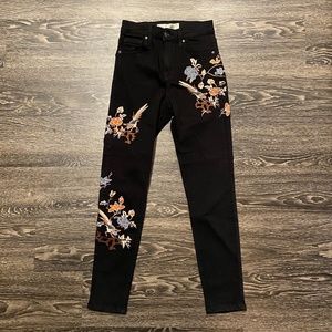 Topshop Petite Embroidered Jamie Jeans